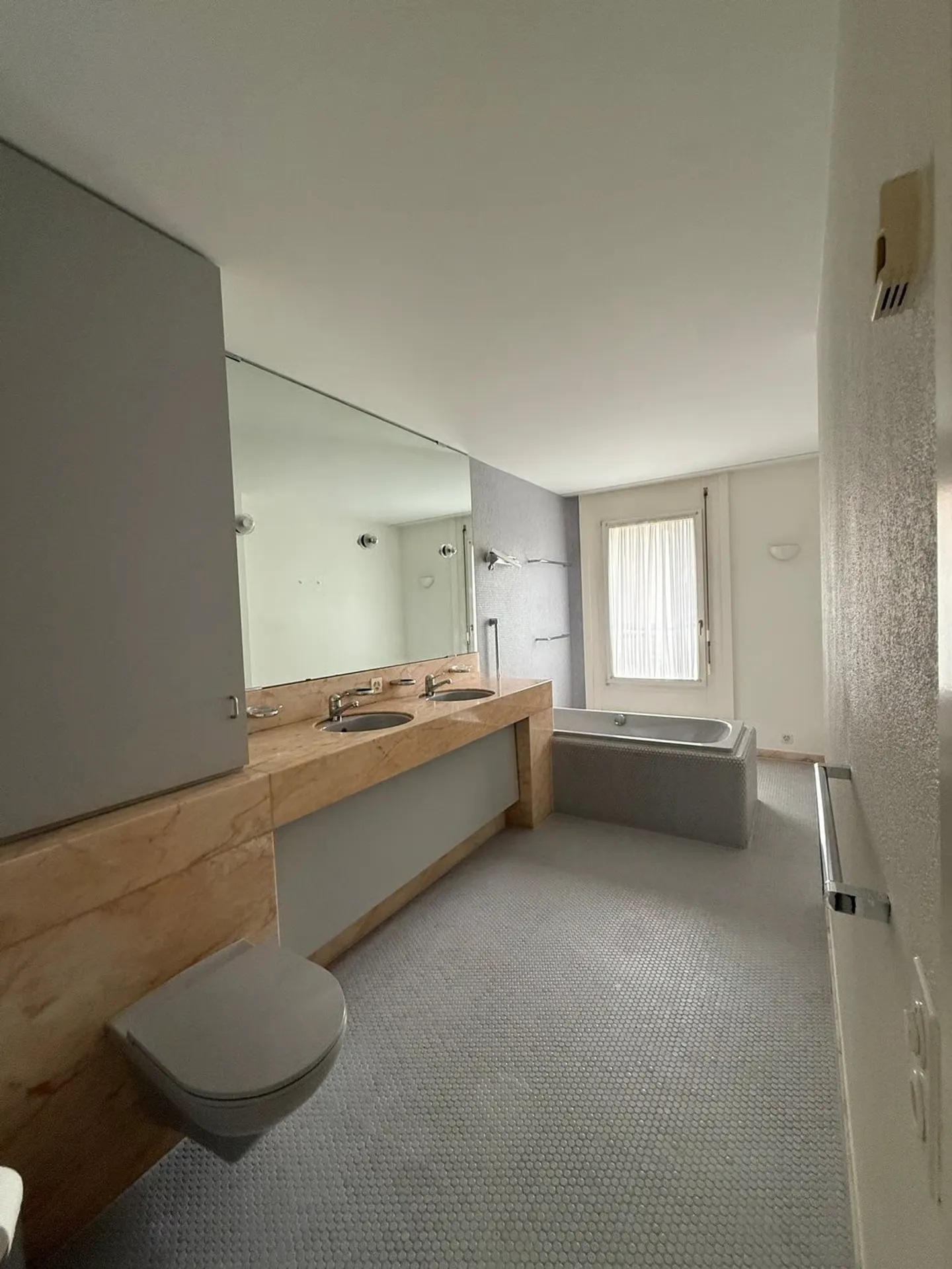 Charming 4.5-room apartment on the ground floor in Arlesheim - Photo 4 of 13