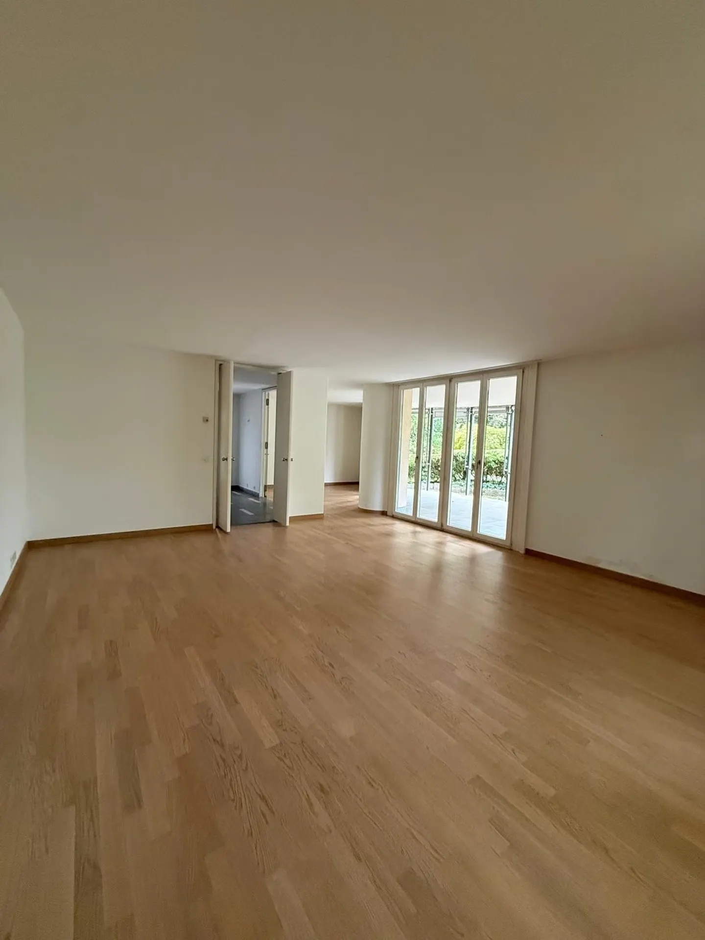 Charming 4.5-room apartment on the ground floor in Arlesheim - Photo 1 of 13