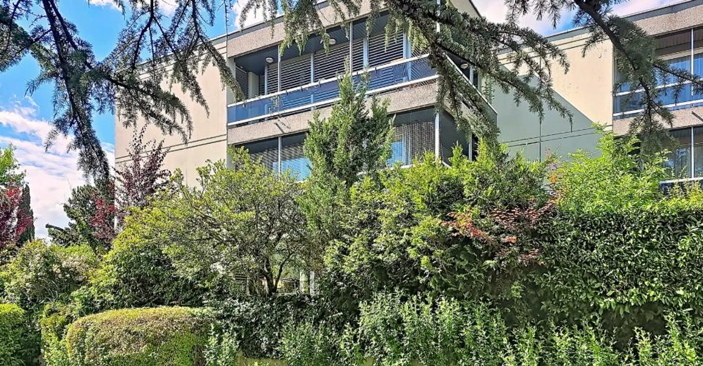 Appartamento di lusso in una zona tranquilla all'interno di un'area boschiva privata - St-Sulpice (VD) - Foto 1 di 9