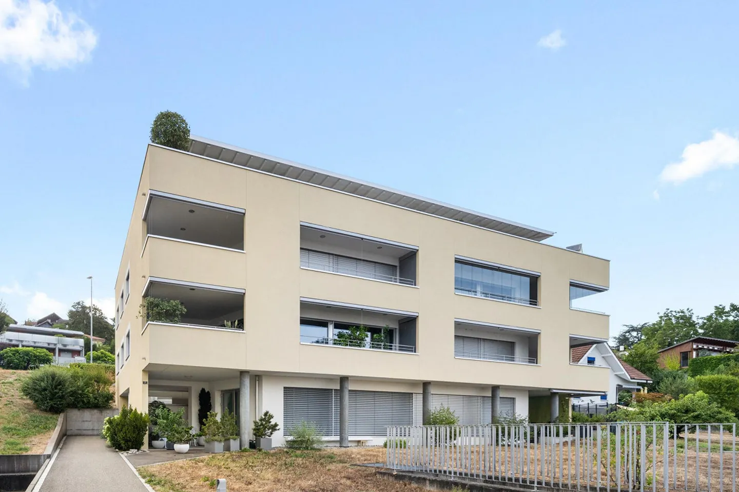 Modern 4.5-room Minergie apartment with sunny loggia - Photo 11 of 12