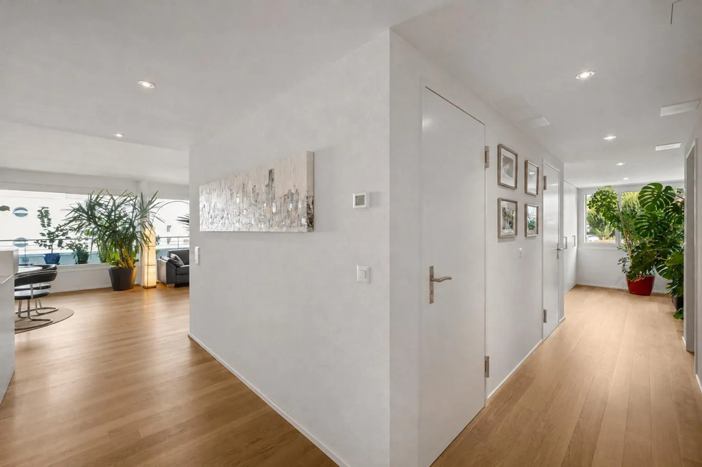 Modern 4.5-room Minergie apartment with sunny loggia - Photo 9 of 12