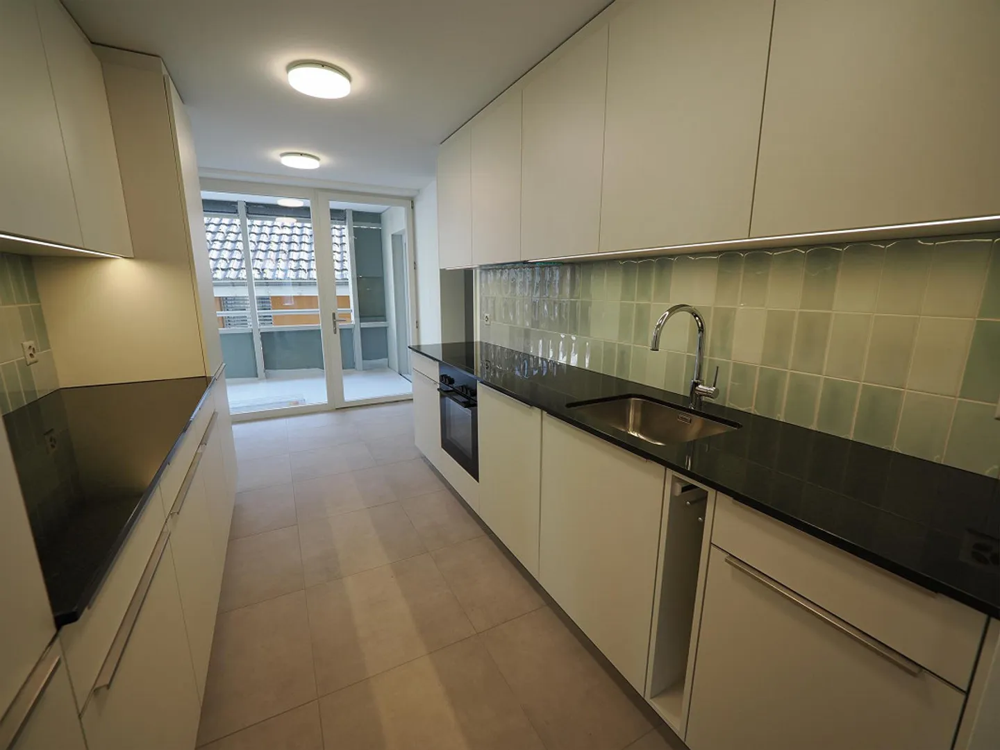 Beautiful apartment in completely renovated house in the center - Photo 2 of 10