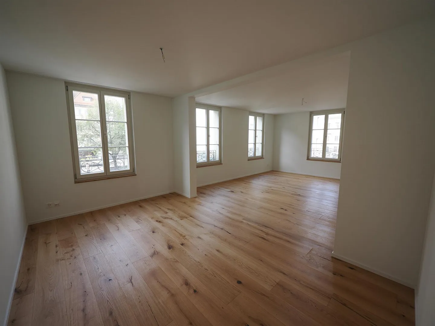 Beautiful apartment in completely renovated house in the center - Photo 4 of 10