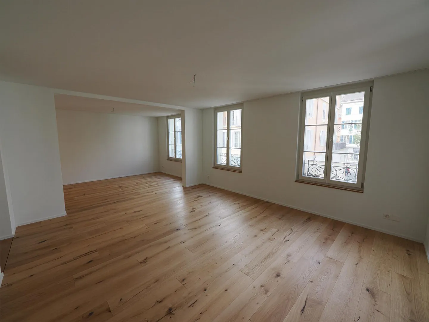 Beautiful apartment in completely renovated house in the center - Photo 5 of 10