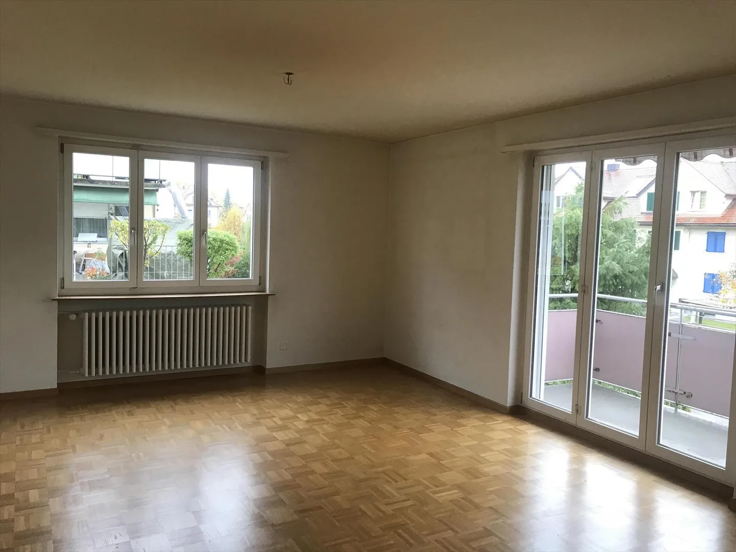 Apartment for rent - Photo 2 of 5