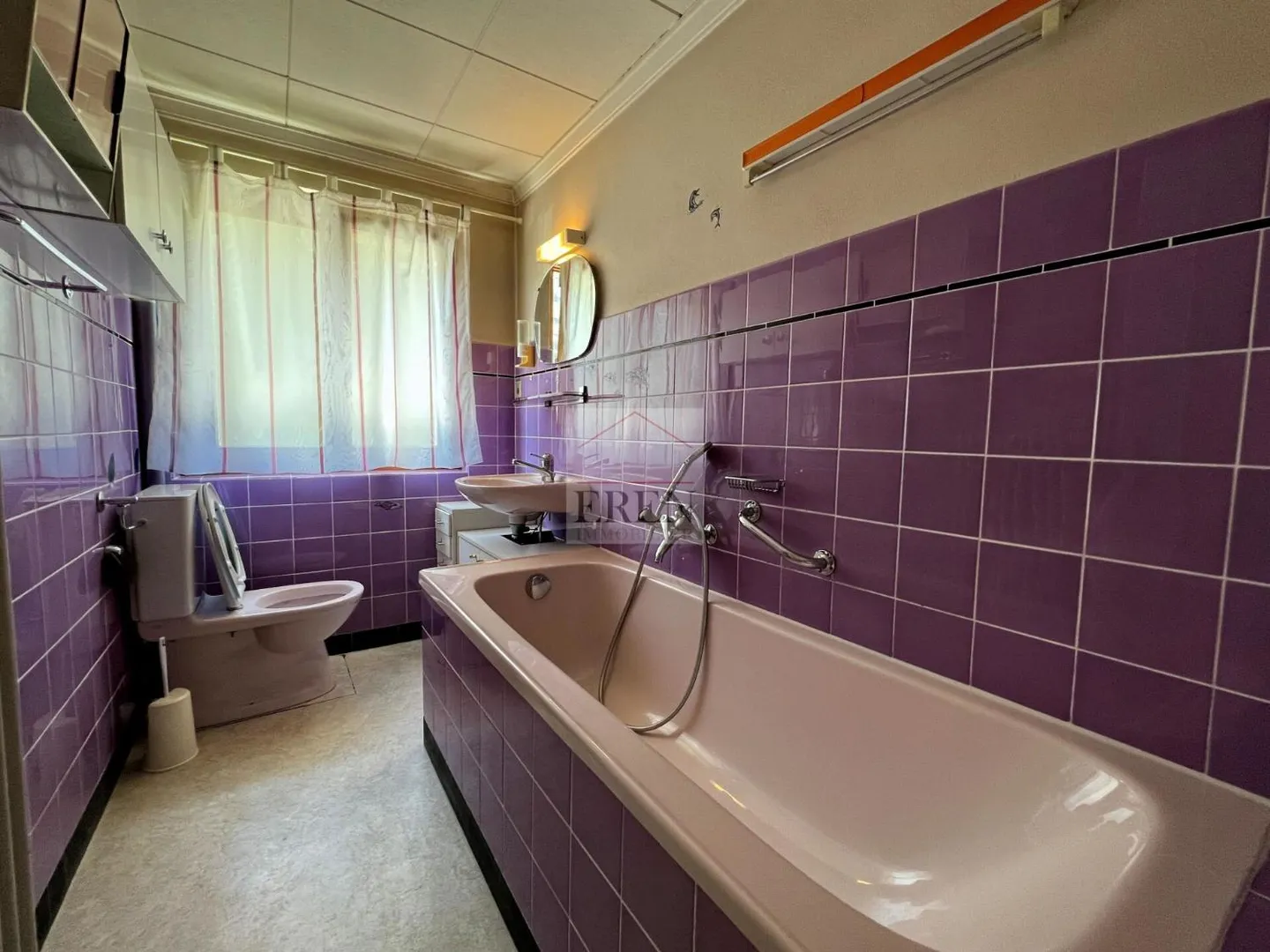 Detached house with 4.5 rooms of 160 m2 with terrace-lawn + basement - Photo 11 of 13