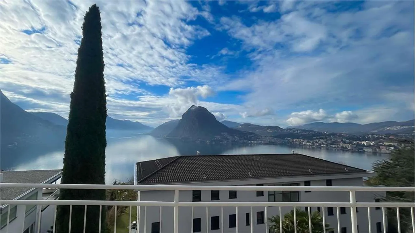 3,5 locali soleggiato con vista lago - Foto 1 di 9