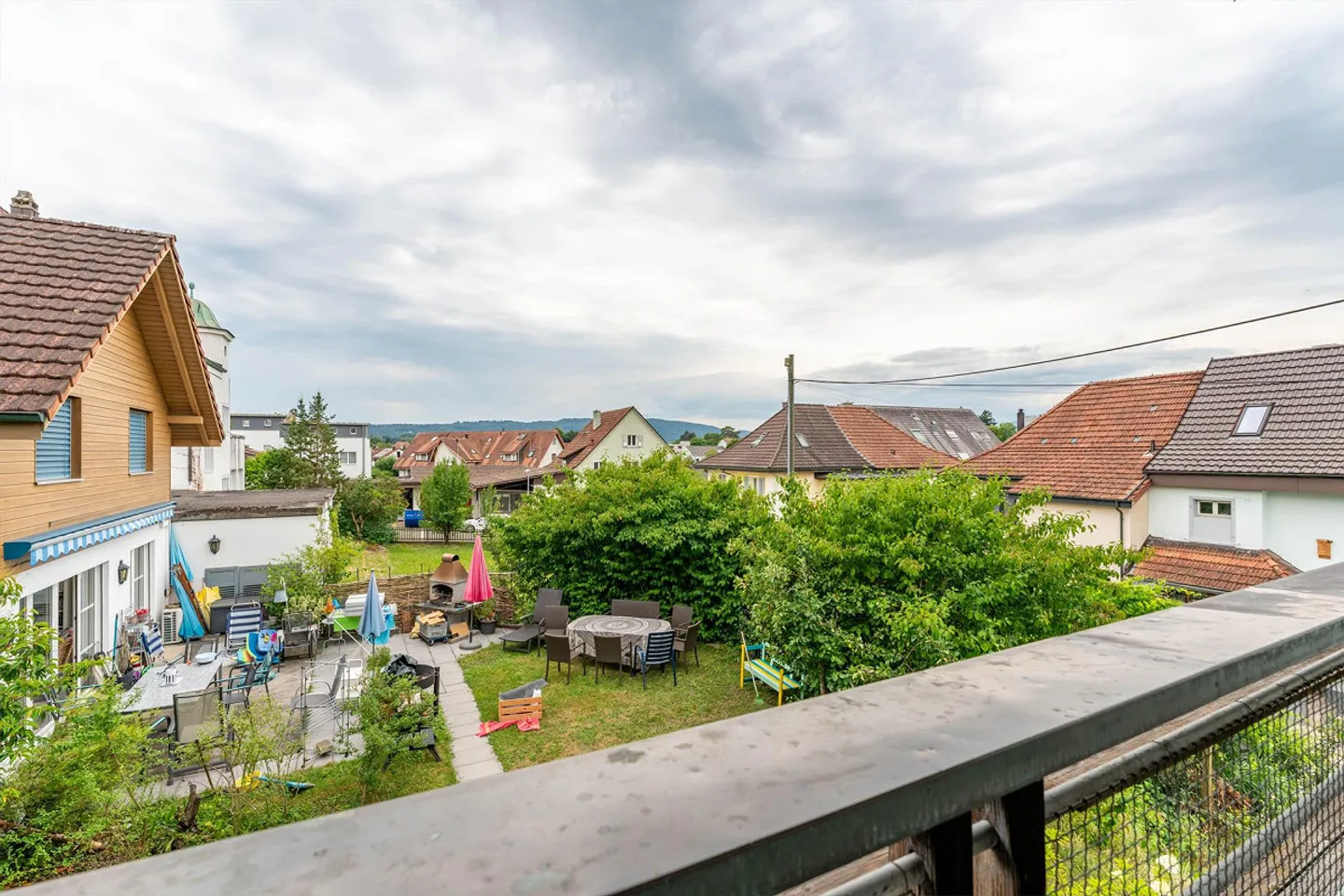 Freistehendes Einfamilienhaus an ruhiger Lage mit viel Potenzial - Foto 9 von 10