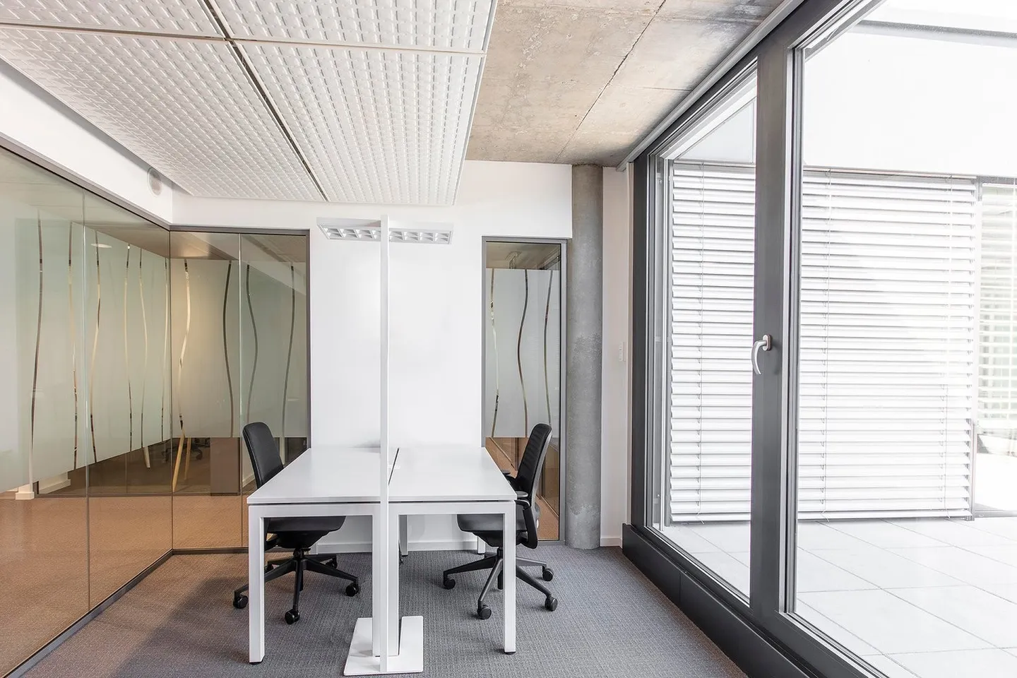 All-inclusive access to professional office spaces for 2 at Regus Morges - Photo 2 of 5