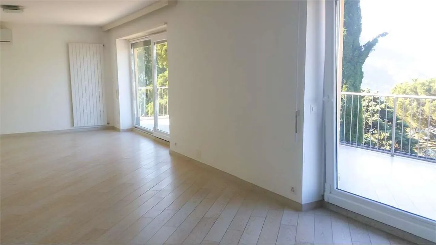 3,5 locali soleggiato con vista lago - Foto 7 di 9