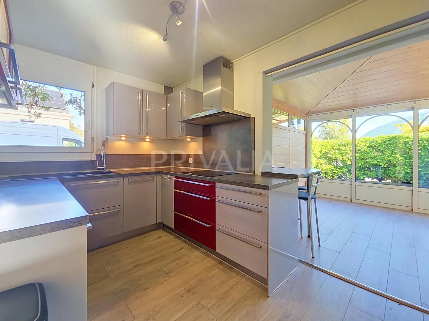 Charming Semi-Detached House - Photo 6 of 11