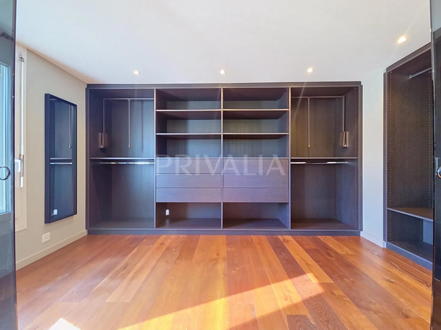 Charming Semi-Detached House - Photo 8 of 11