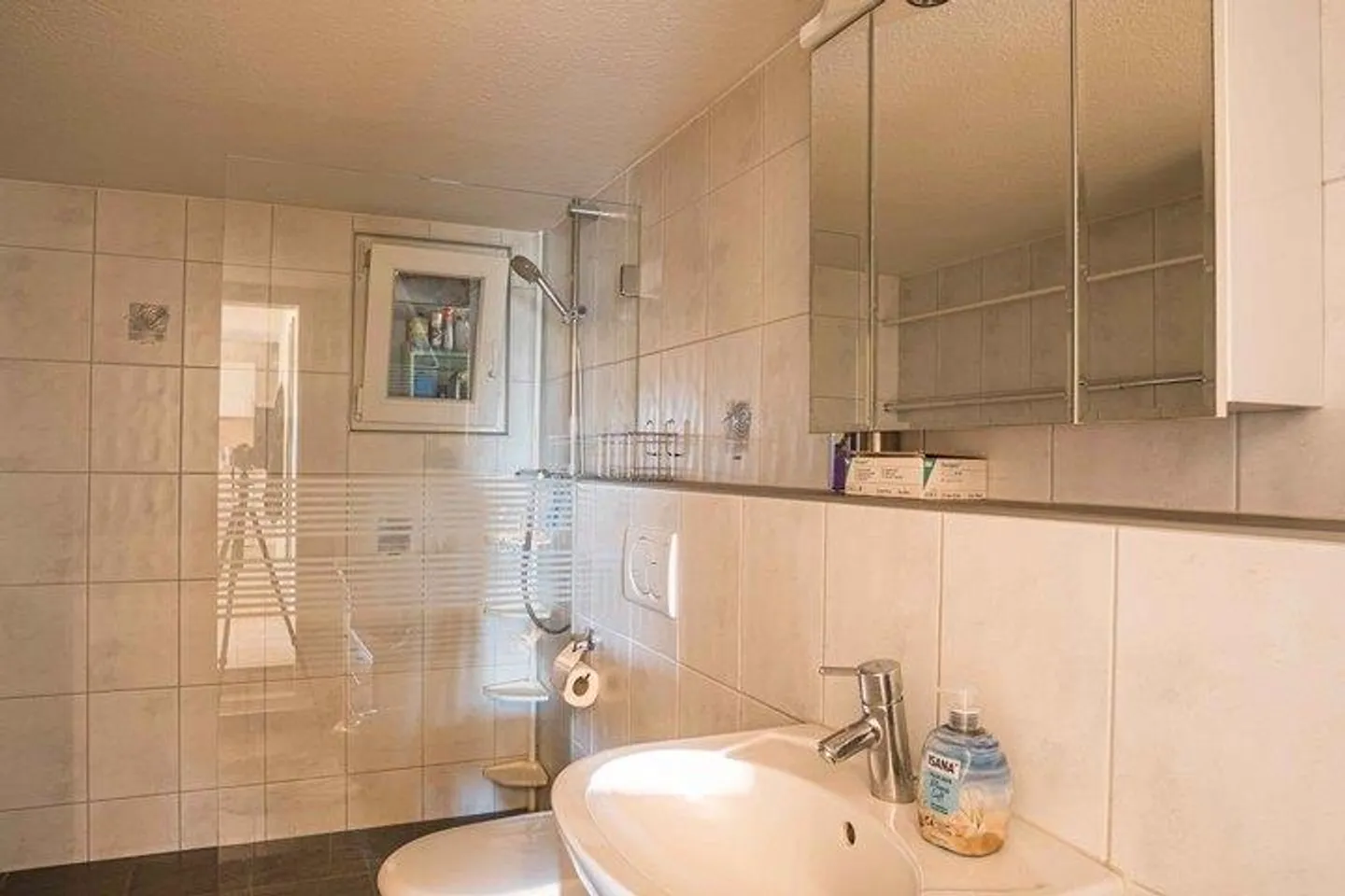 Charmantes Freistehendes Haus mit Aussicht - Foto 6 von 8