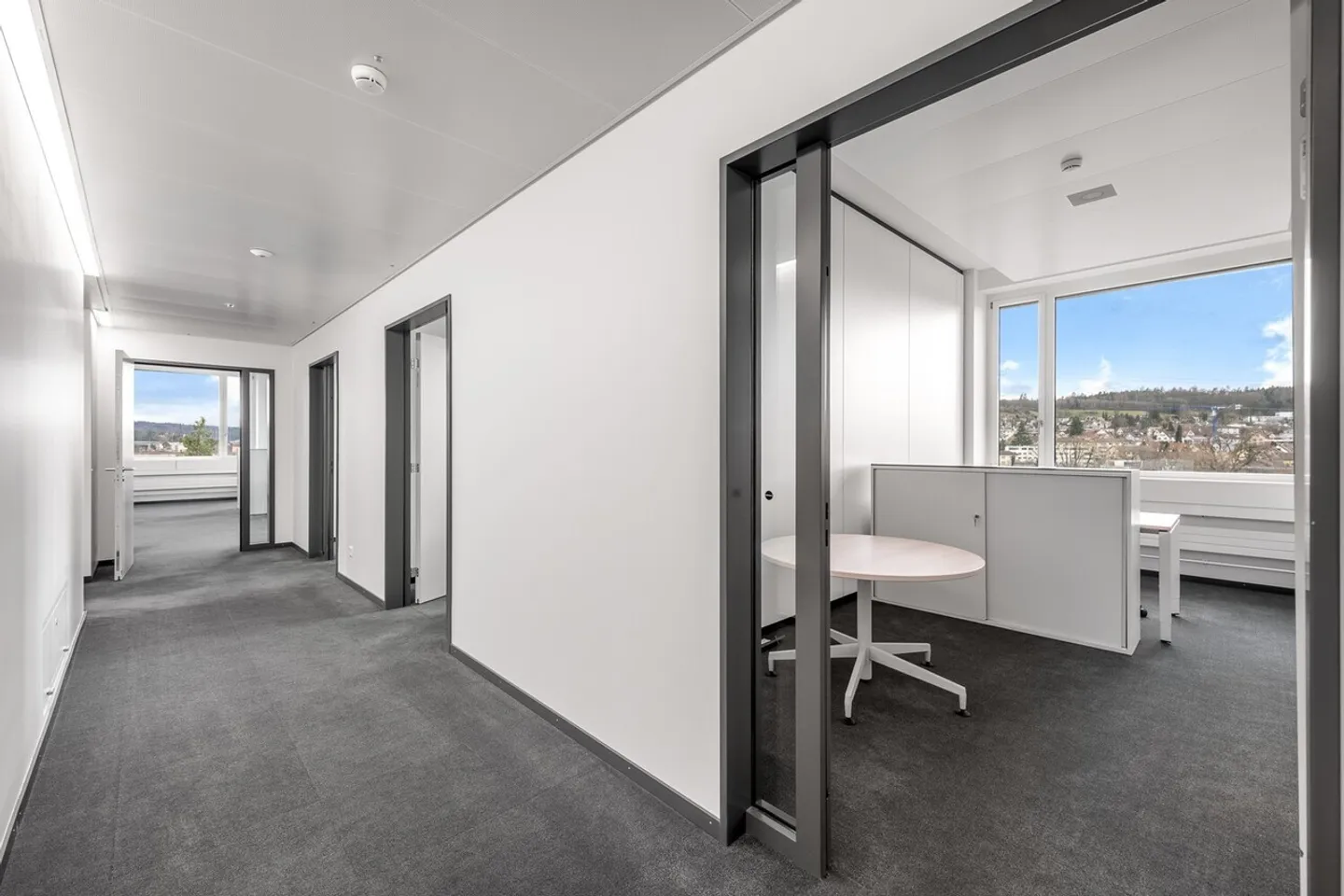 BUREAUX ÉTENDUS, PRÊTS POUR VOTRE EMPLACEMENT - Photo 3 sur 13