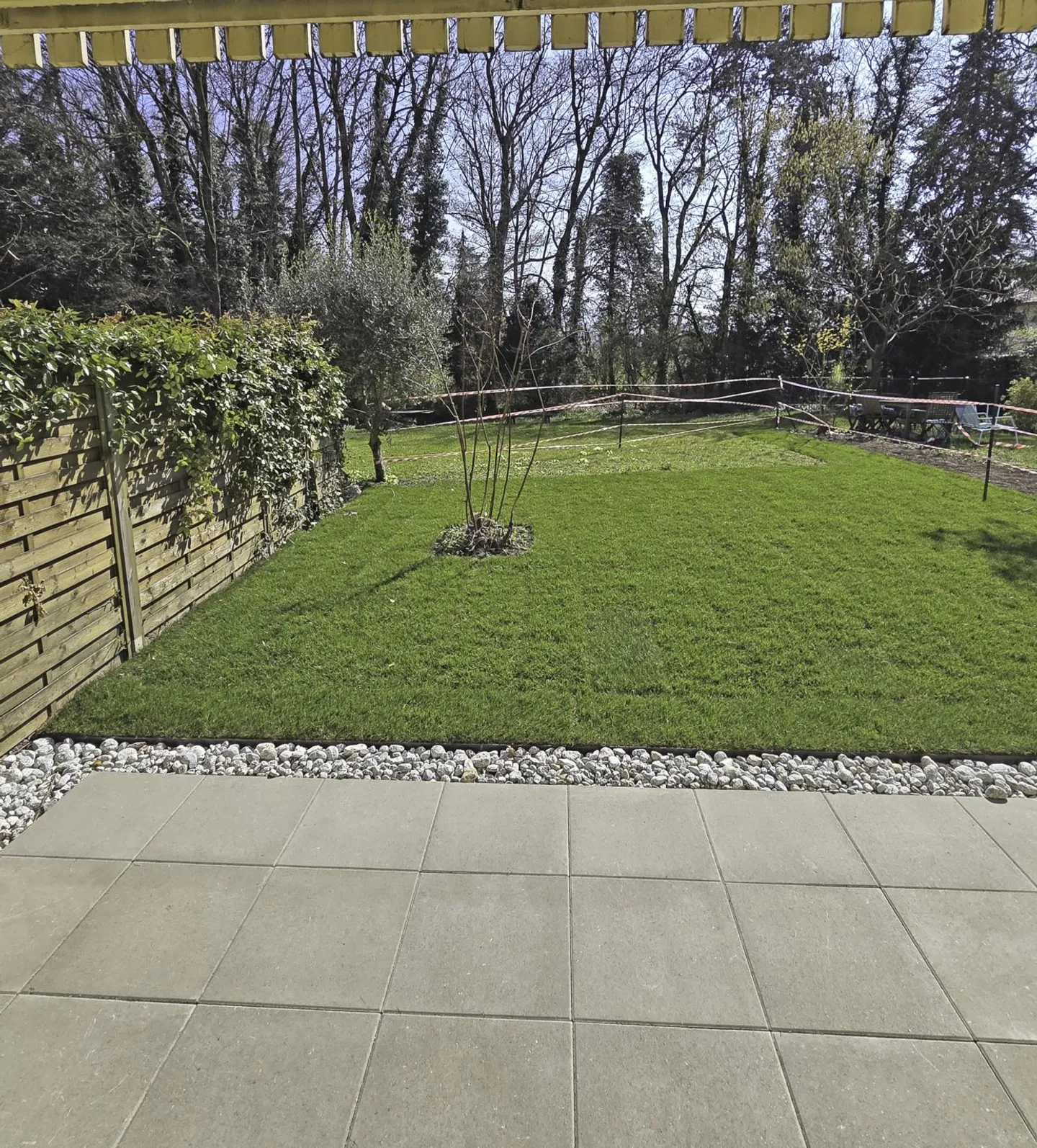 Appartement spacieux avec jardins - Photo 2 sur 10