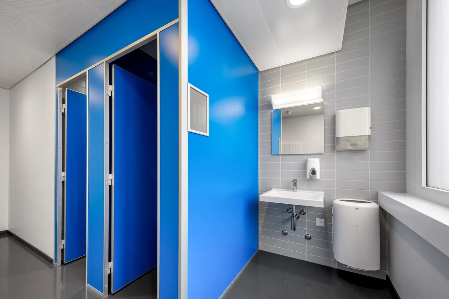 BUREAUX ÉTENDUS, PRÊTS POUR VOTRE EMPLACEMENT - Photo 11 sur 13