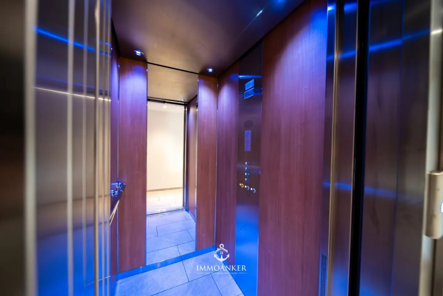 Row house for sale - Photo 11 of 13