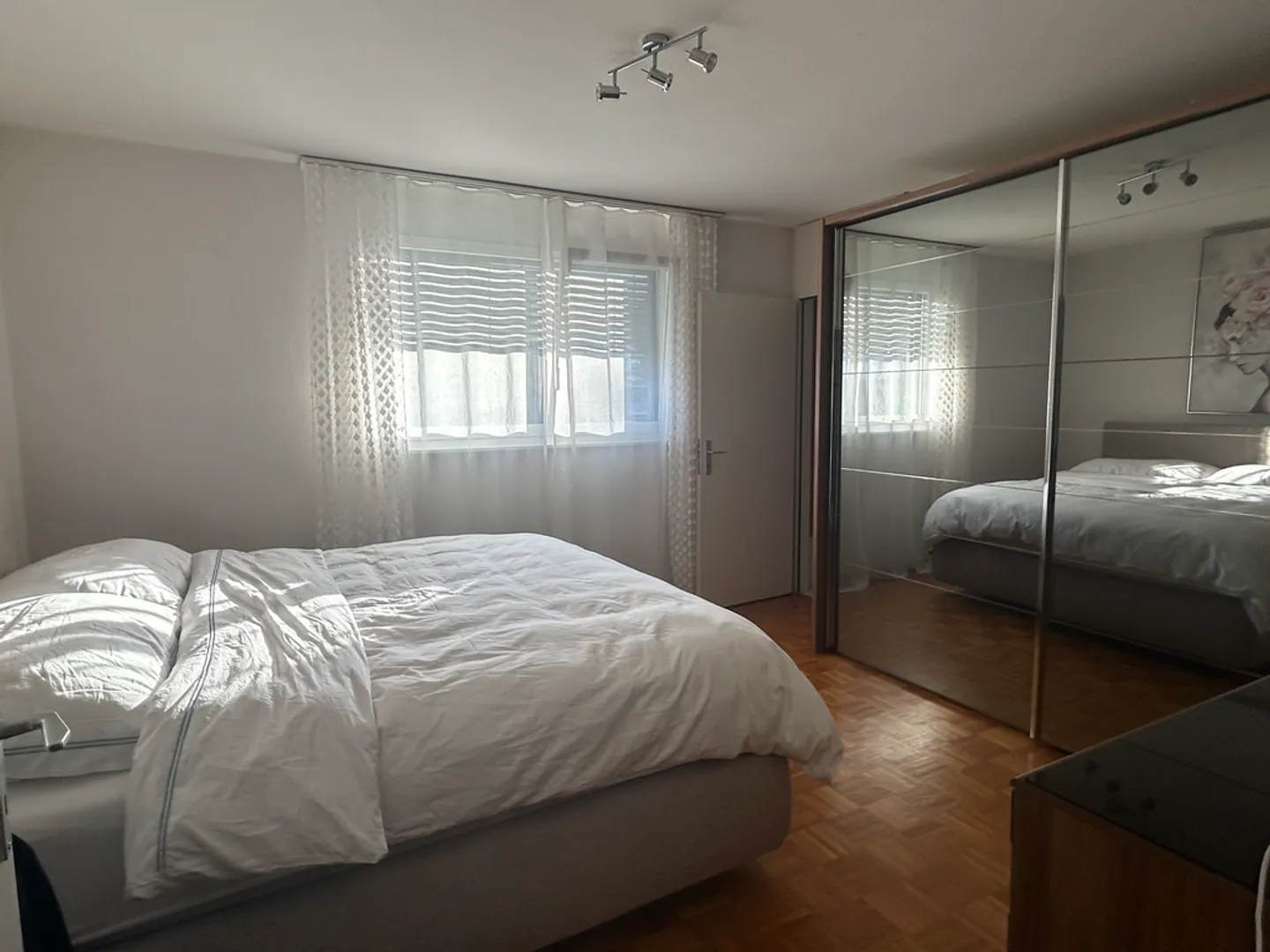 Appartement Charmant avec Vue sur le Lac - Photo 5 sur 9