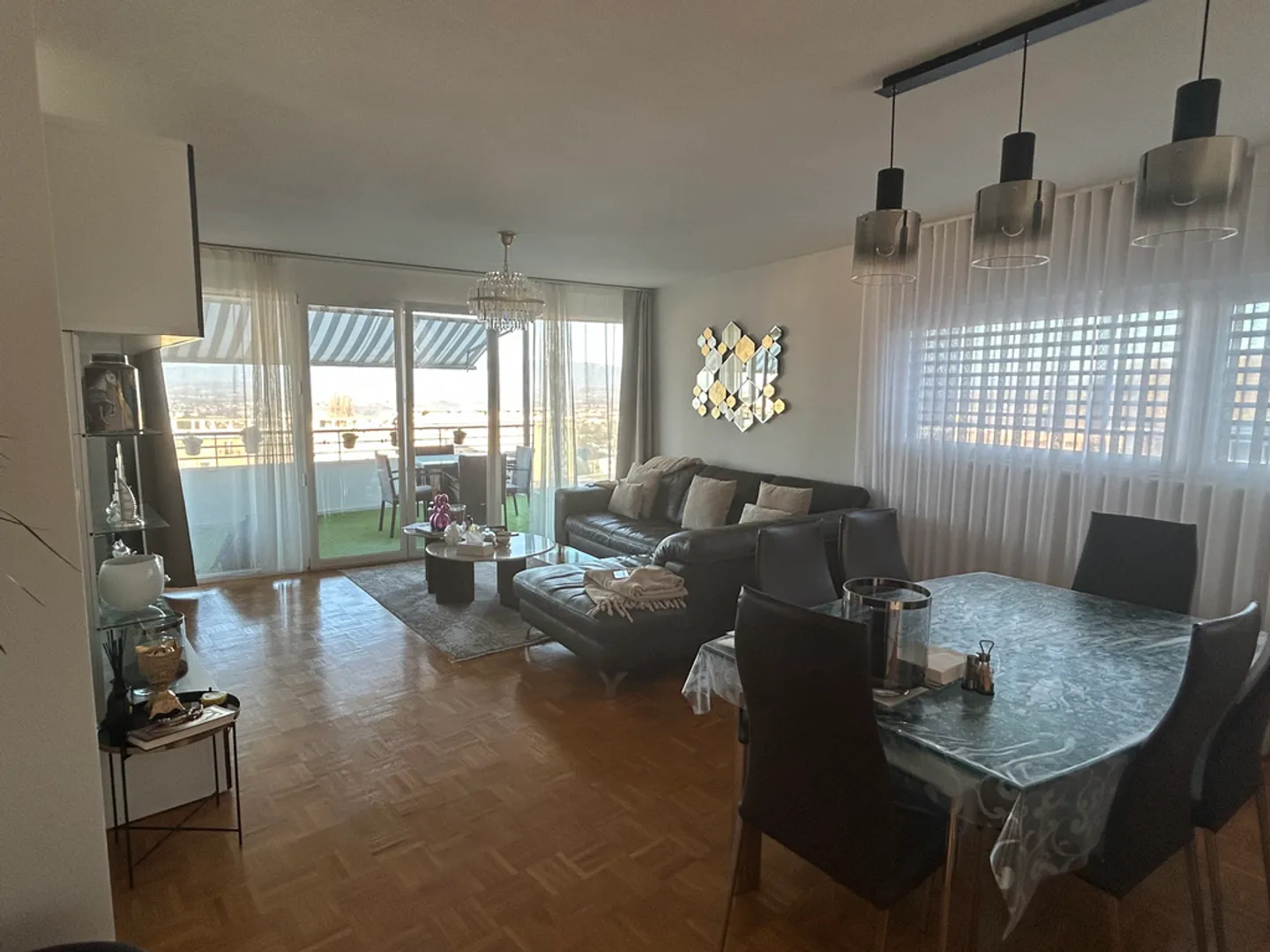 Appartement Charmant avec Vue sur le Lac - Photo 9 sur 9