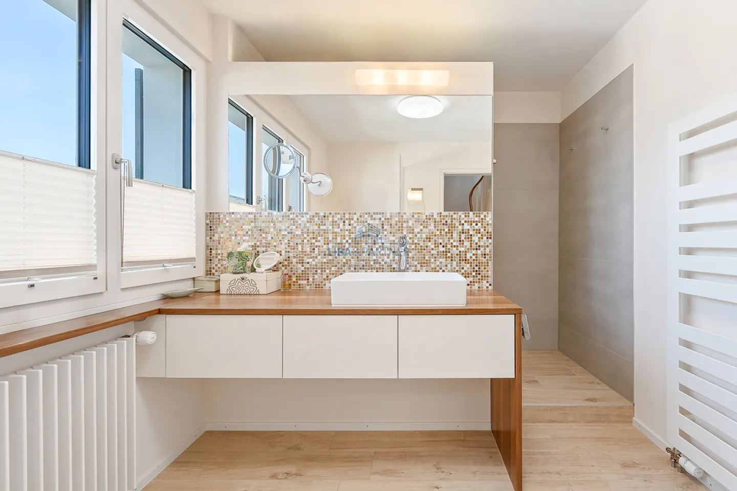 Charmantes Doppelhaus mit Terrasse - Foto 10 von 15