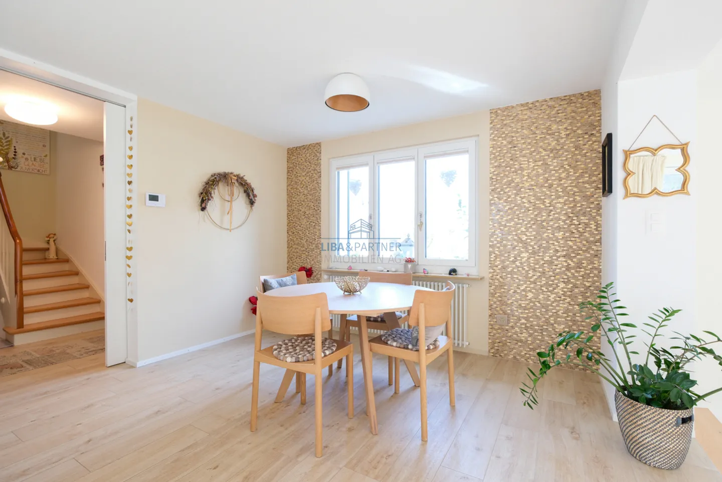 Charmantes Doppelhaus mit Terrasse - Foto 5 von 15