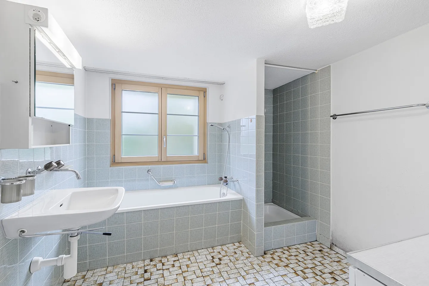 Ampia Casa Familiare in Posizione Ideale - Foto 6 di 7