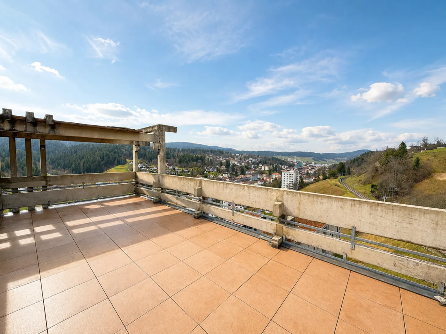 Charmantes Chalet mit Traumhaften Ausblick - Foto 1 von 12