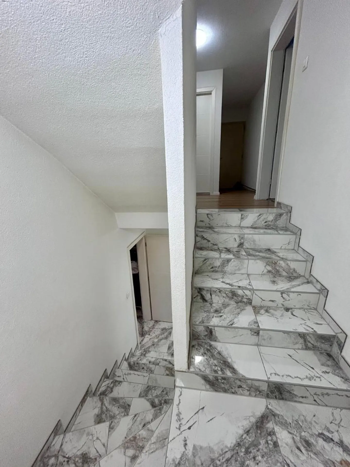 Maison familiale avec 6,5 pièces - Au centre de Dompierre - Perspectives de développement - Photo 12 sur 13