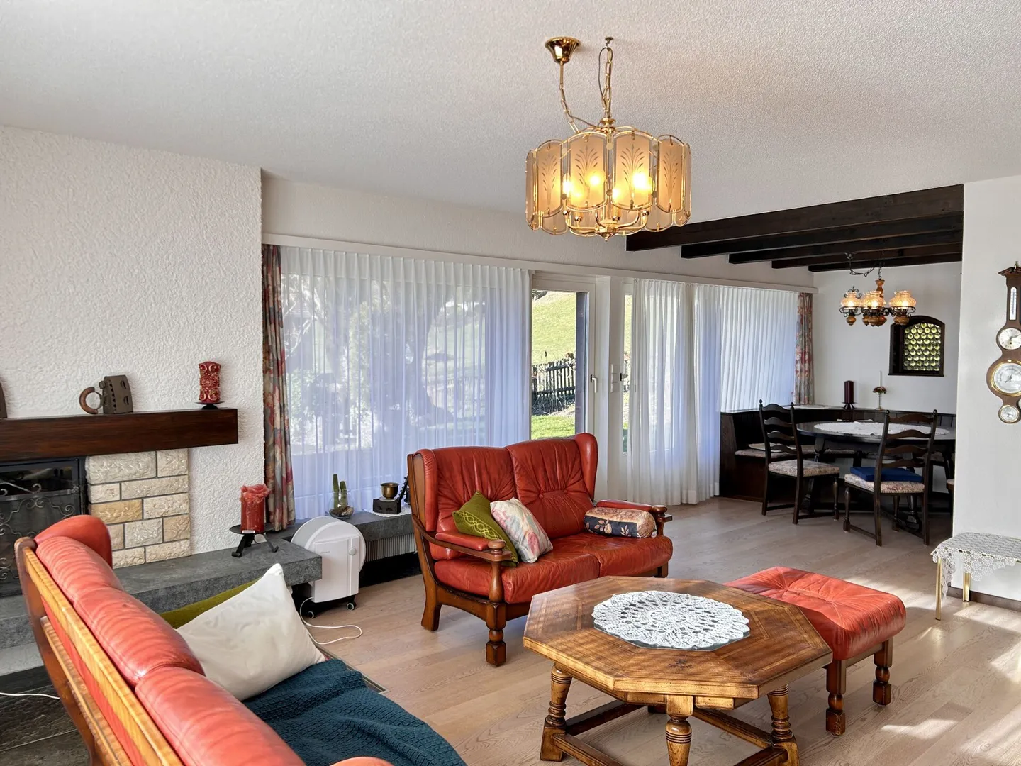 Casa unifamiliare in campagna con vista spettacolare e giardino - Foto 4 di 19