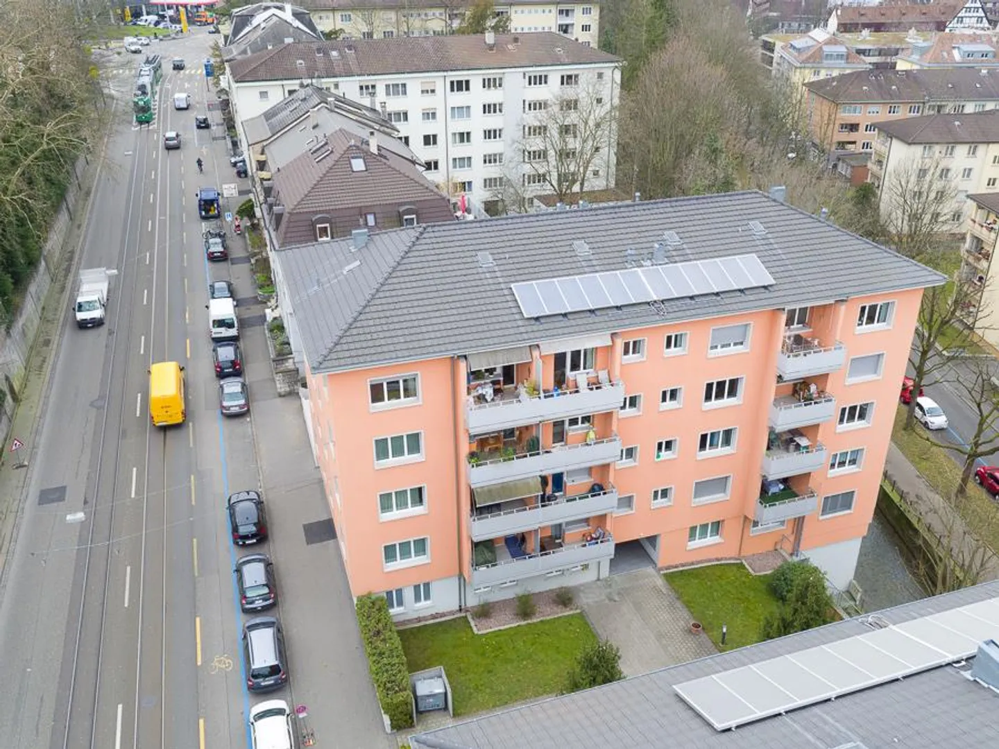 ***3-room apartment with 77m2***top floor***convenient location*** - Photo 2 of 7