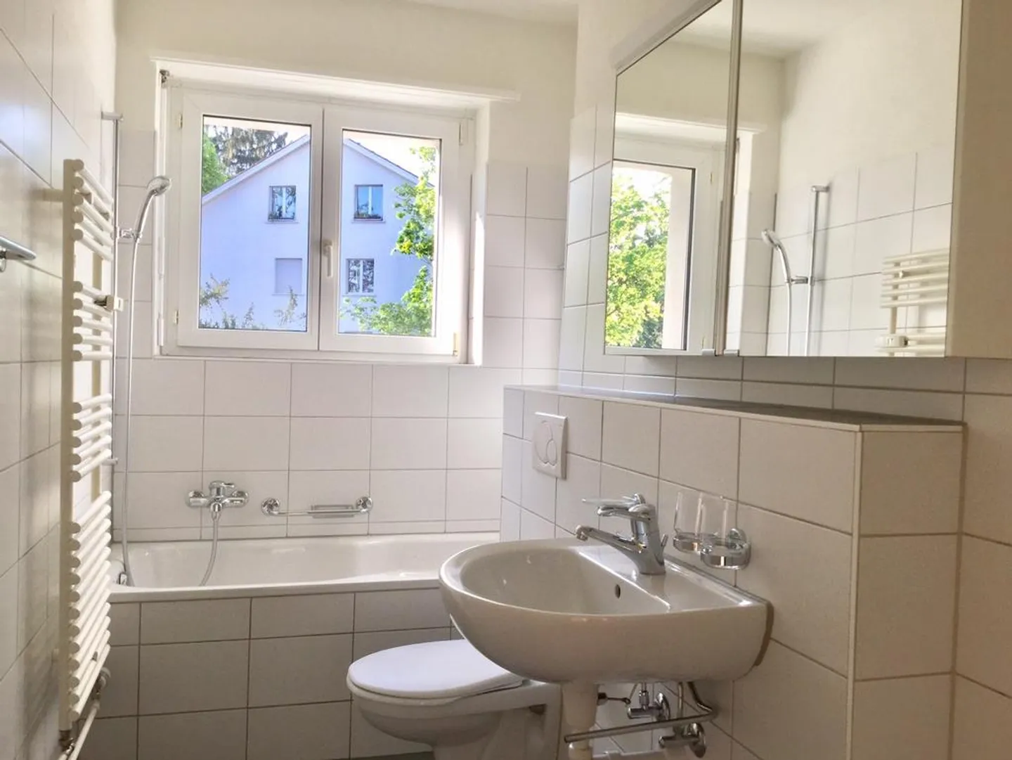 ***3-room apartment with 77m2***top floor***convenient location*** - Photo 3 of 7