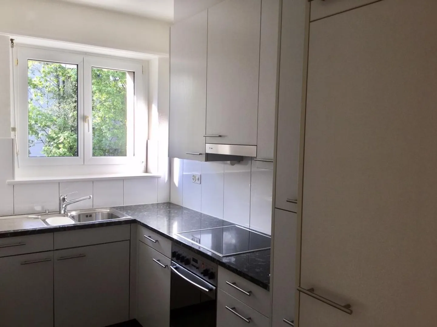 ***3-room apartment with 77m2***top floor***convenient location*** - Photo 4 of 7