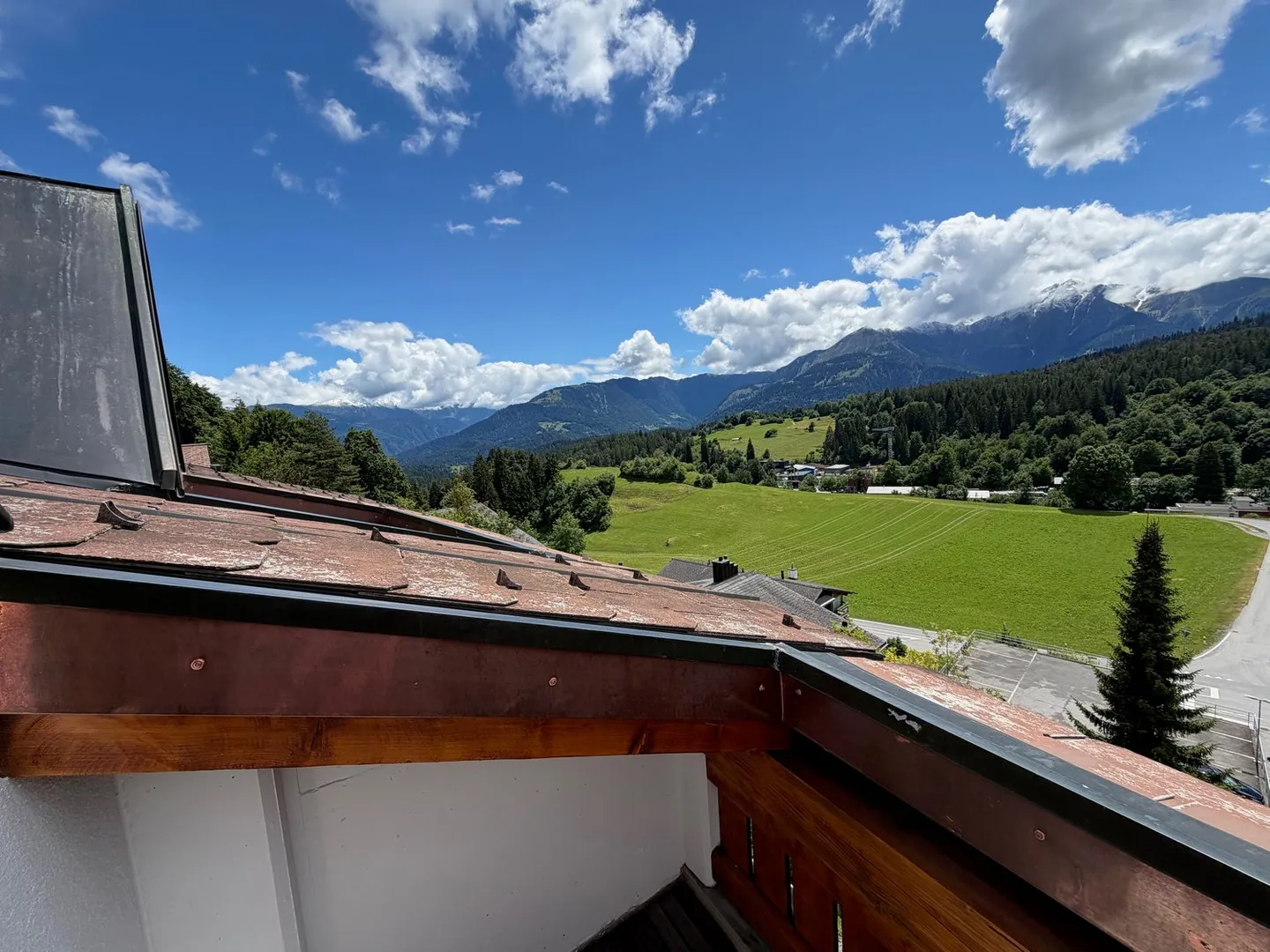 Charmante 3.5-Zimmer-Maisonette-Wohnung mit Panoramablick in Flims Dorf - Photo 5 sur 22