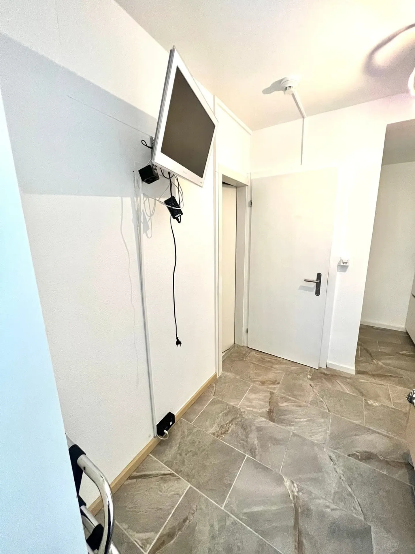 Studio 1 pièce meublé - Photo 2 sur 7