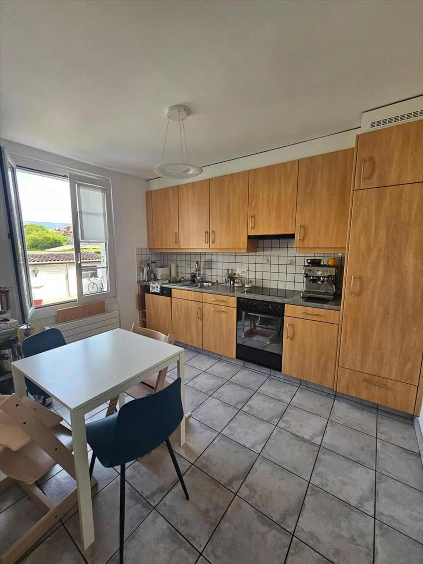 Bel appartement de 4 pièces au rez supérieur avec accès au jardin - Photo 3 sur 13