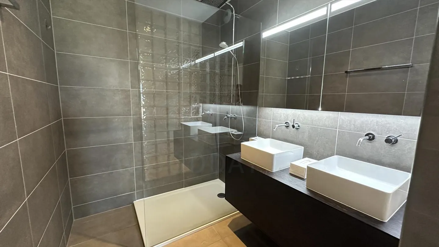 Appartamento attico di lusso 3,5 a Nyon con grande terrazza - Foto 4 di 9