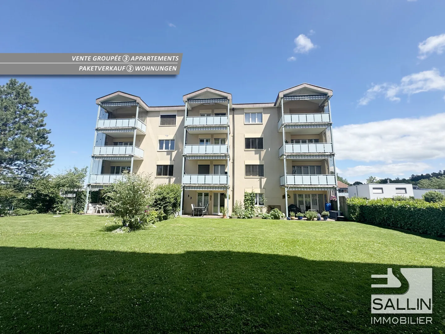 Vendita di 3 appartamenti, 2x 5 stanze e 4 stanze + 3 posti auto interni. - Foto 1 di 12