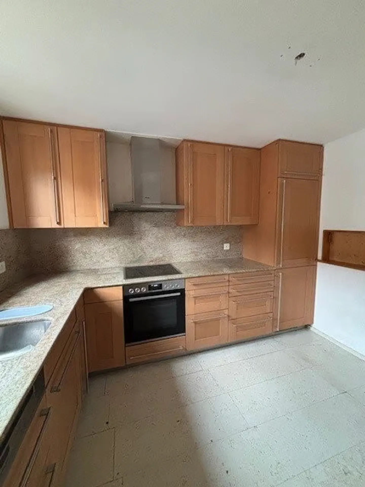 Casa unifamiliare ben tenuta di 5½ locali in posizione tranquilla e soleggiata - Foto 2 di 13