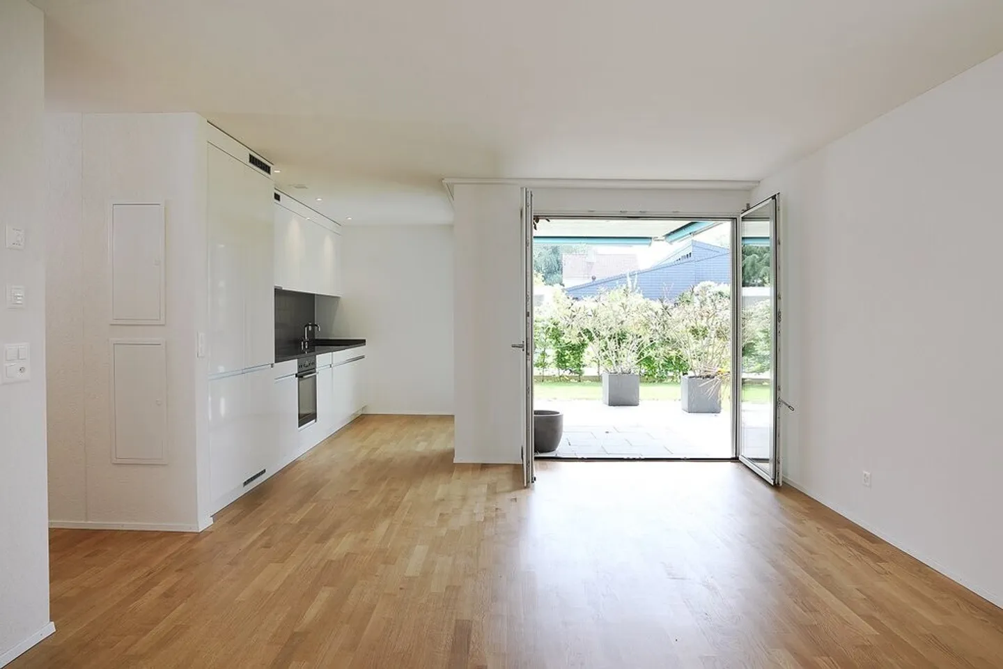 Moderne 2.5-Zimmerwohnung - Foto 2 von 7