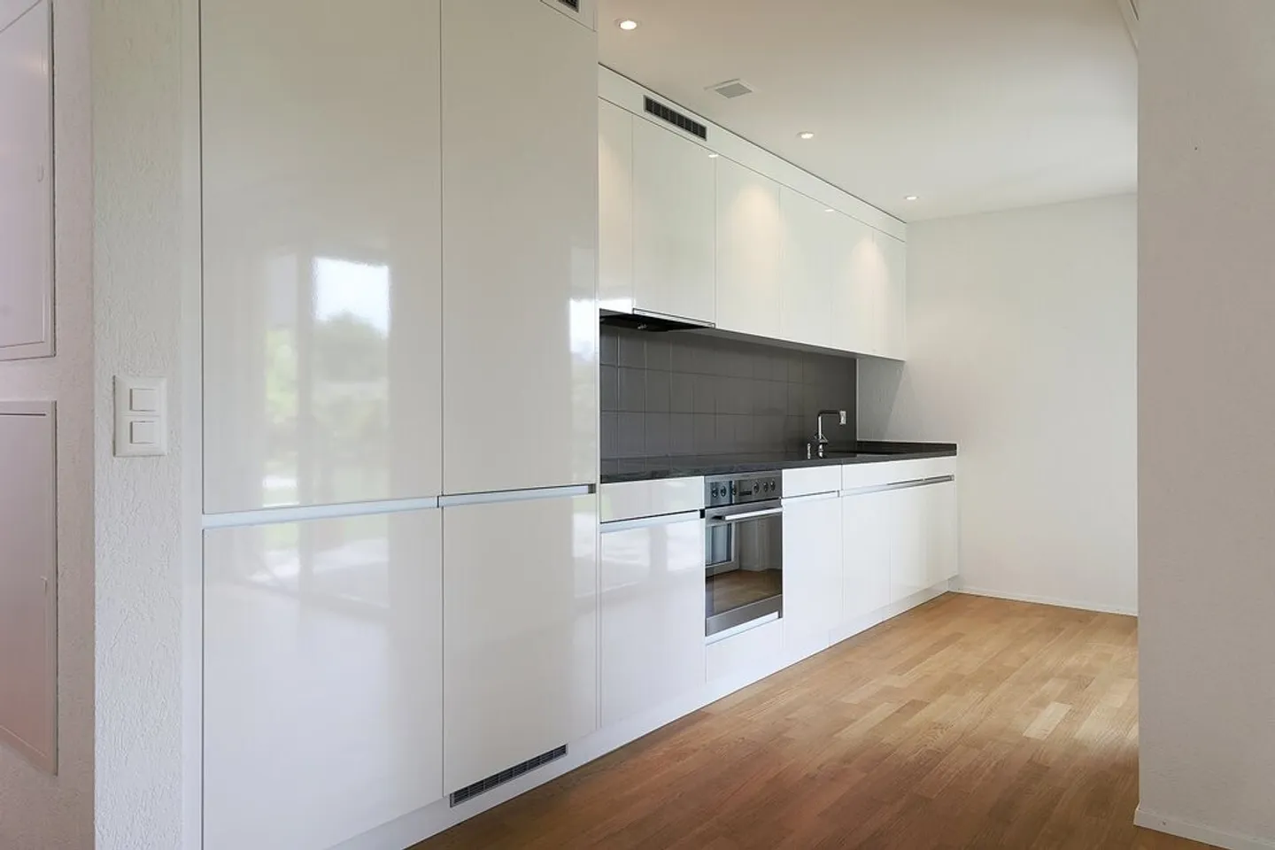Moderne 2.5-Zimmerwohnung - Foto 4 von 7