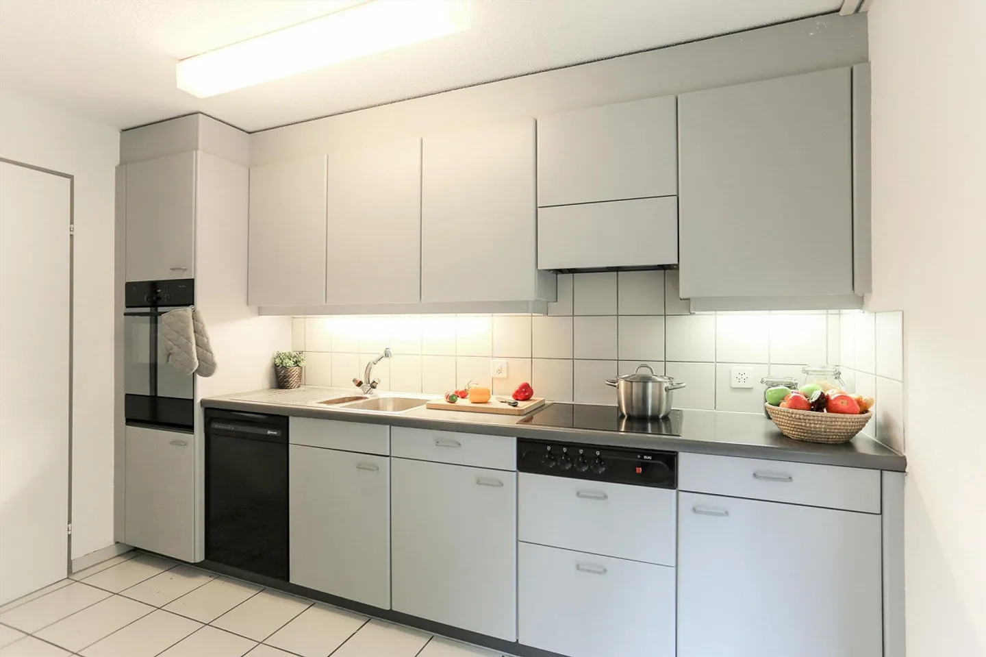 Modern apartment close to the center! - Photo 2 of 9