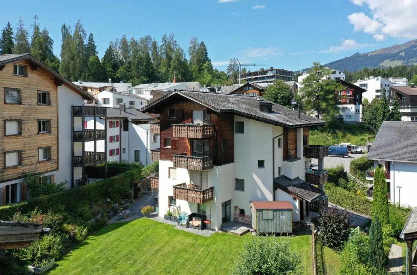 Appartement 4½ pièces (de vacances) dans un emplacement central, calme et ensoleillé avec une vue fantastique - Photo 2 sur 15