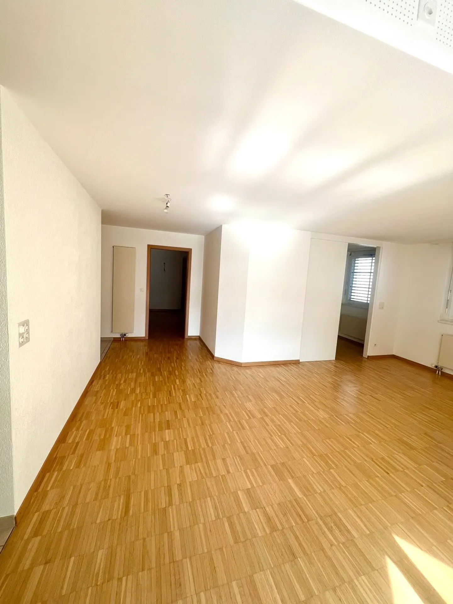 Geräumige Wohnung mit Aussicht - Foto 3 von 13