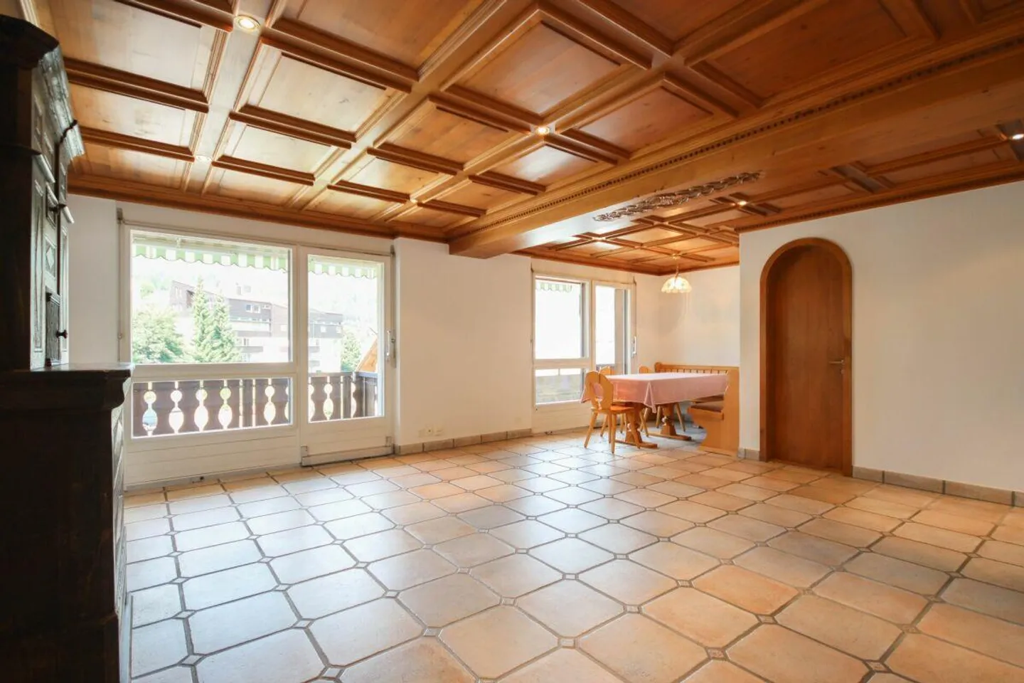 Appartement 4½ pièces (de vacances) dans un emplacement central, calme et ensoleillé avec une vue fantastique - Photo 4 sur 15