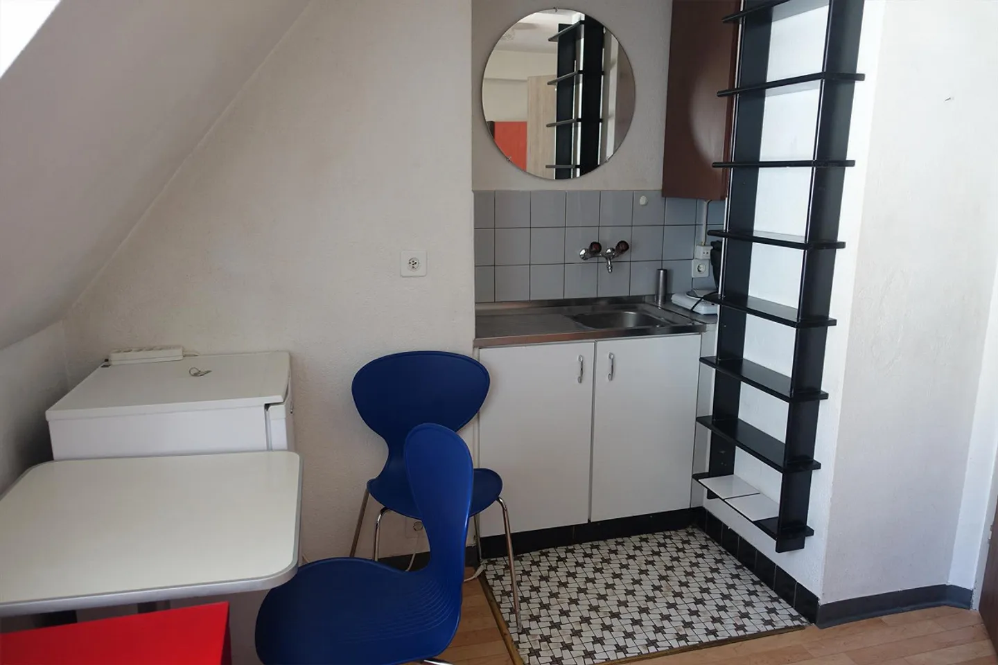 Chambre meublée près de la gare principale - Photo 3 sur 8