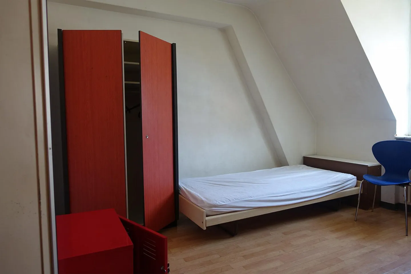 Chambre meublée près de la gare principale - Photo 4 sur 8