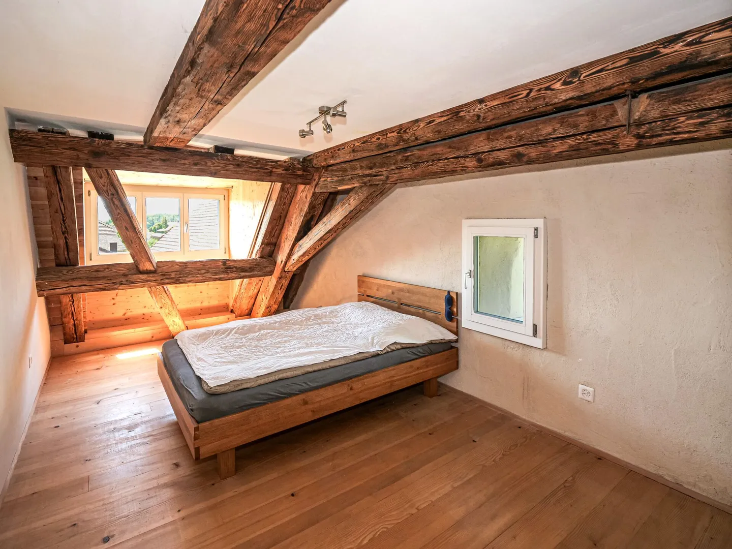 Vivere a contatto con la natura in una casa ristrutturata - Foto 7 di 8