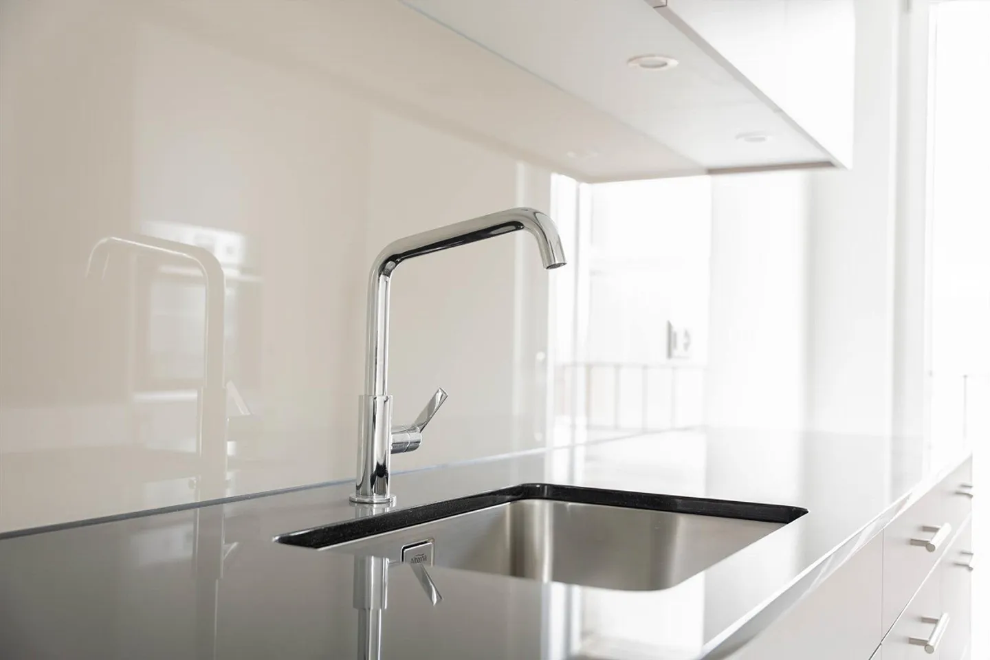 First Rental - Penthouse Apartment in Burgdorf - Photo 2 of 12