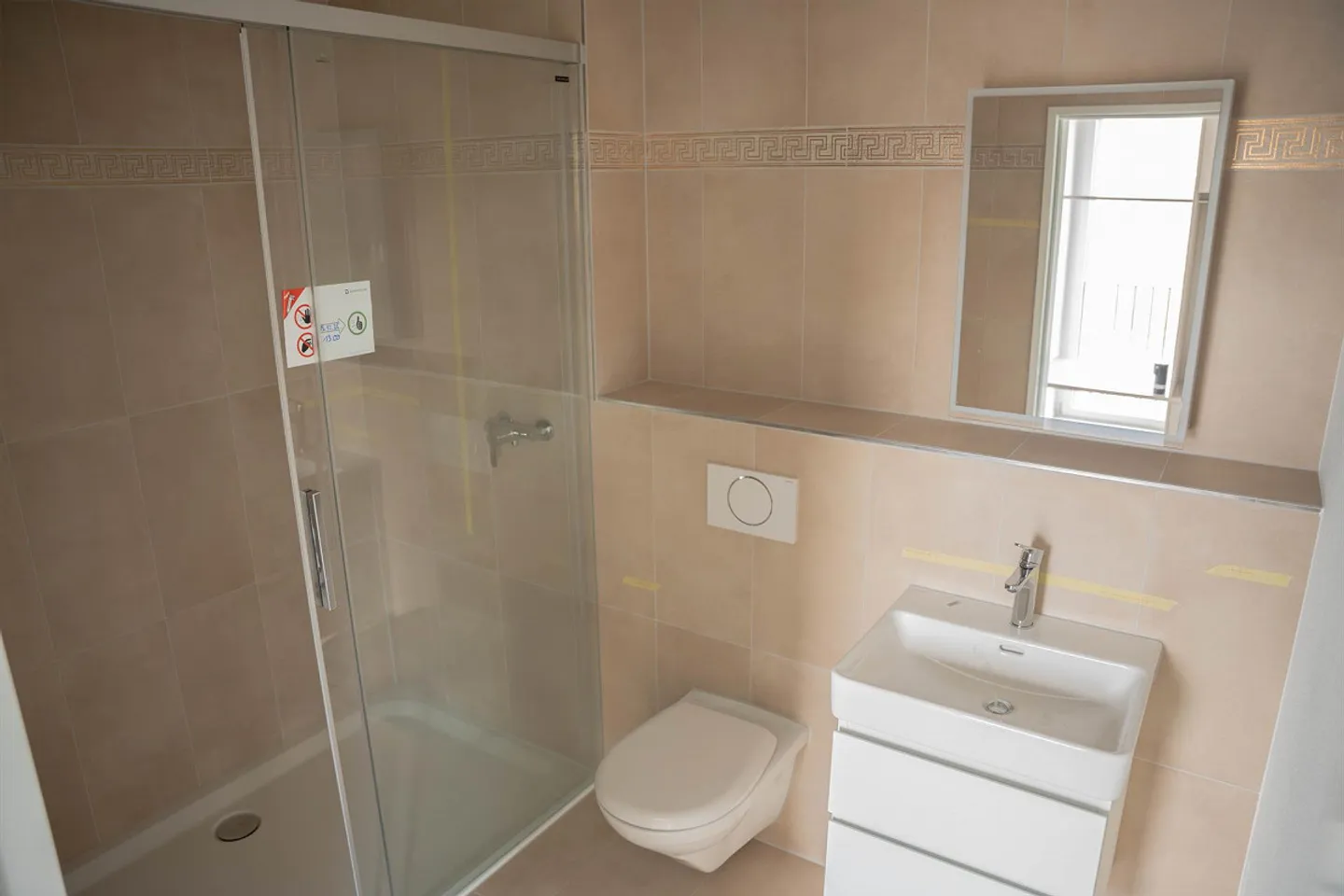 First Rental - Penthouse Apartment in Burgdorf - Photo 7 of 12