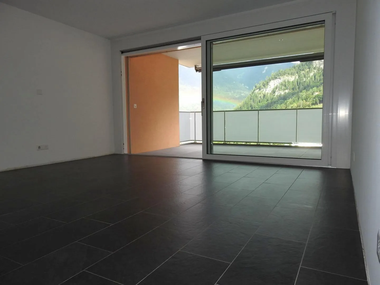 Moderne 3.5-Zimmerwohnung - Foto 2 von 14